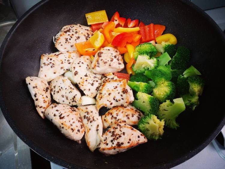 33728689_213847279224766_3157876319291703296_n